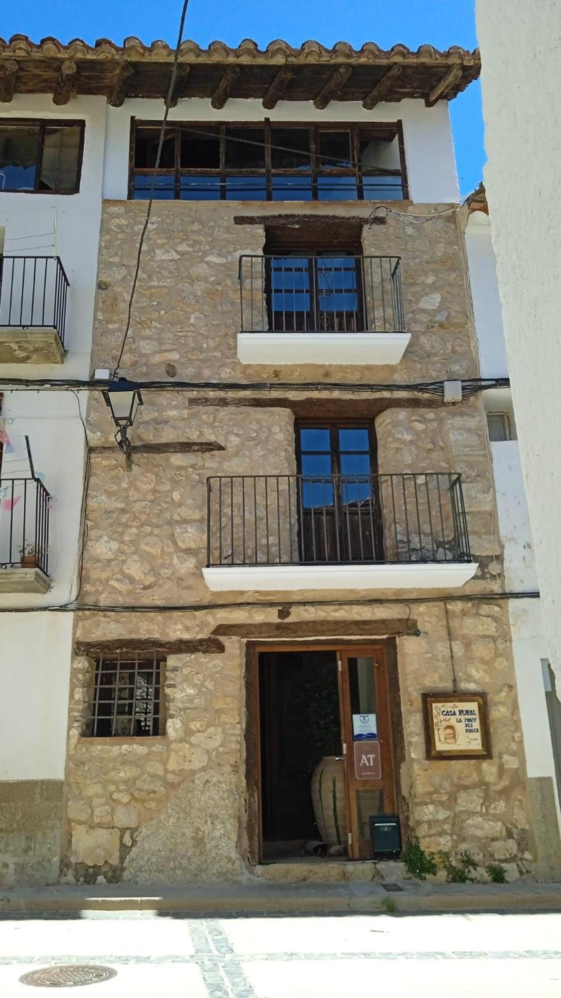 Alojamiento Rural Font Del Roser Ferienhaus Chiva de Morella